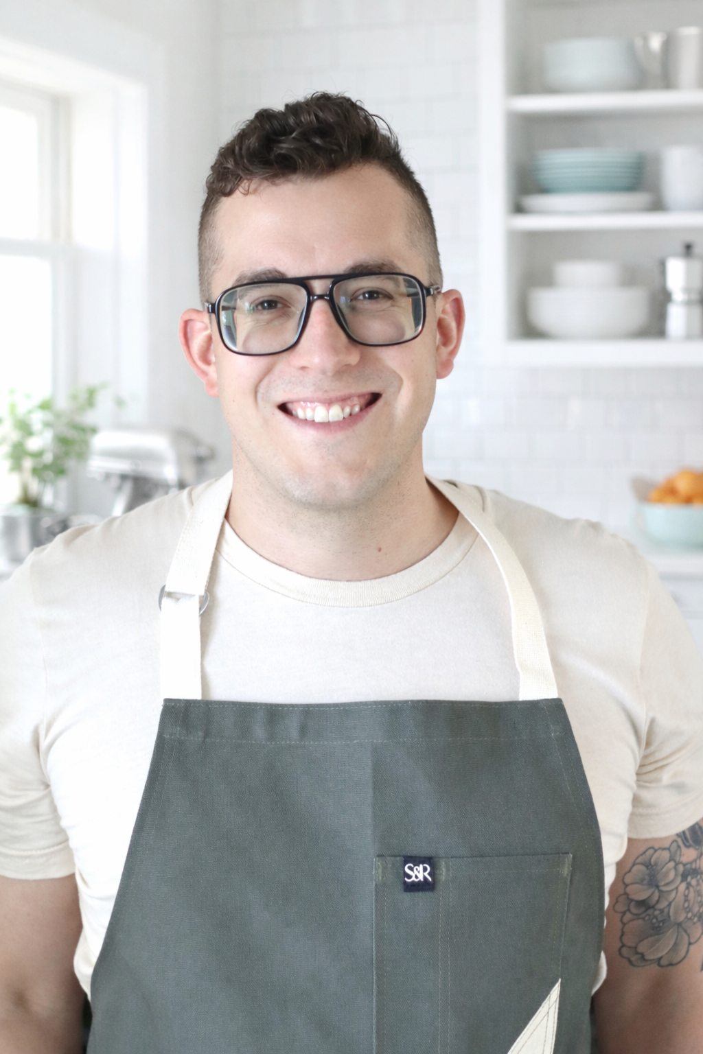 a picture of Alix, owner of the French Kiss Cook blog