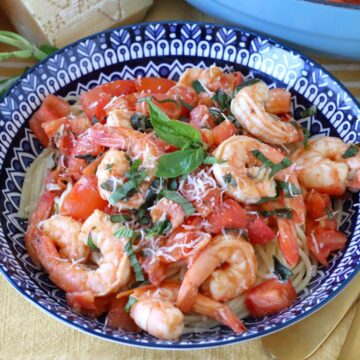 Bruschetta Shrimp Pasta in a serving bowl.
