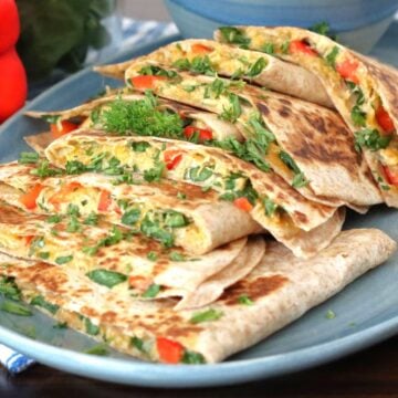 Chicken Spinach Quesadilla on a platter.