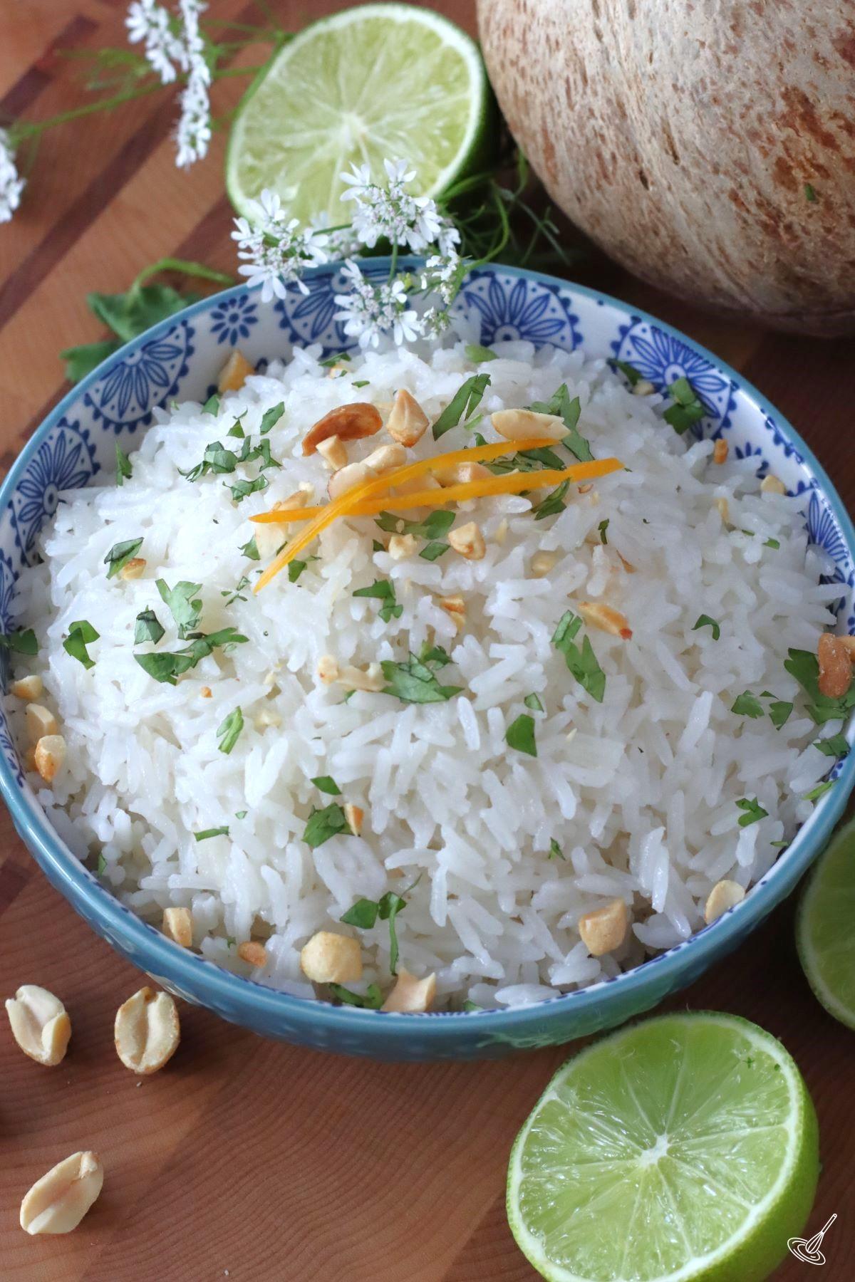 Un bol de Riz au jasmin et à la noix de coco