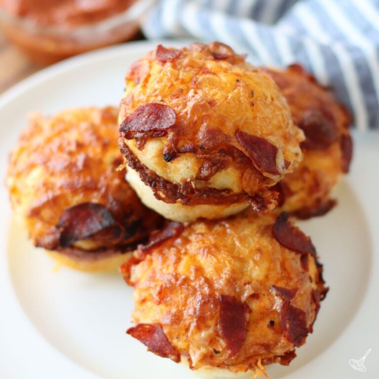 Pepperoni Pizza Muffins