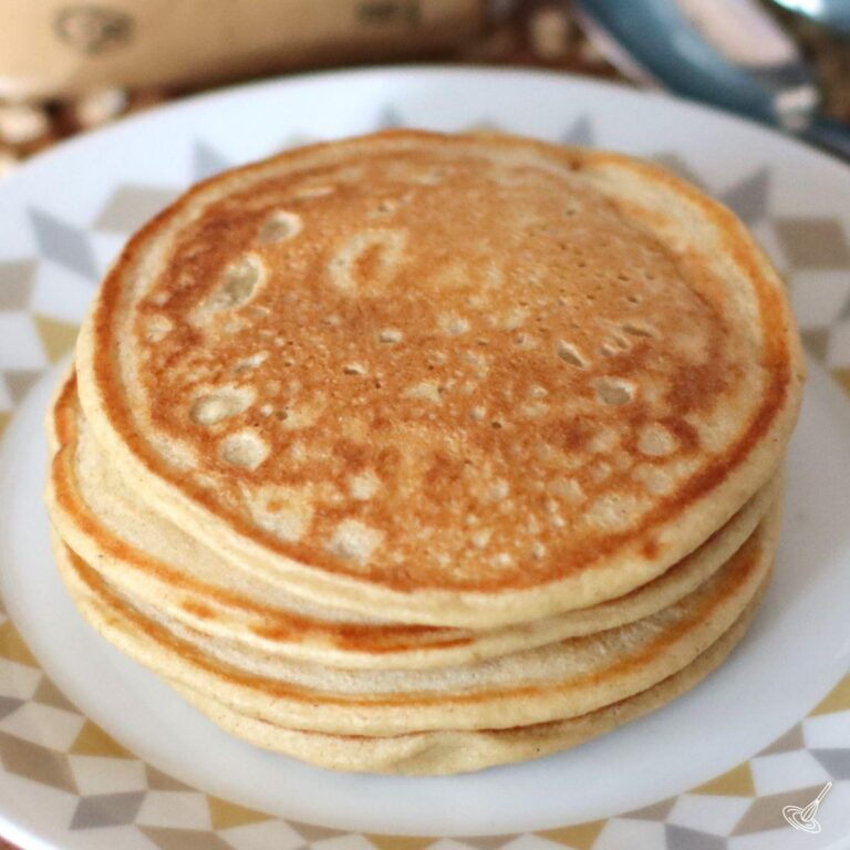 Greek Yogurt Oatmeal Pancakes