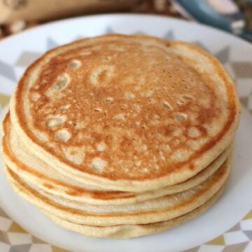 Greek Yogurt Oatmeal Pancakes