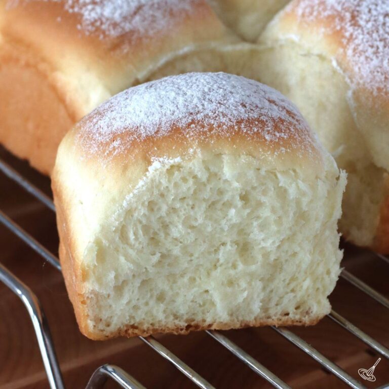 Snowflake Dinner Rolls