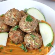 Boulettes de dinde et courgette cuites au four.